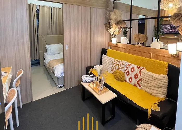 Aesthetic Walking Distance To Moa,near Naia Airport With Netflix,minivideoke,boardgames-duxe5 Apartment Manila