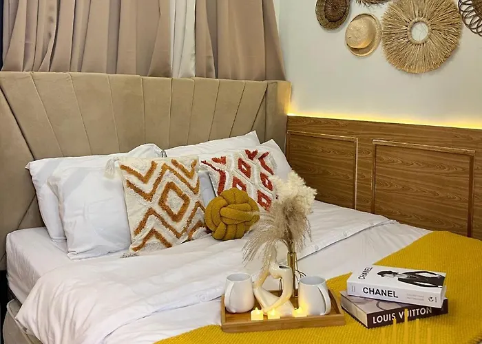 Aesthetic Walking Distance To Moa,near Naia Airport With Netflix,minivideoke,boardgames-duxe5
